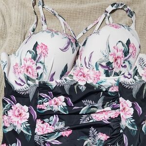 Torrid 1 Piece Swimsuit Size 3 (18), Floral, Strappy Back With Adjustable Straps